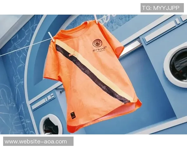 曼城推出马年特别球衣设计米色主调融入中国水墨艺术元素