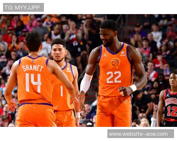 小南斯赞亨特表现如莱昂纳德全场9中7砍17分7篮板展现得分能力