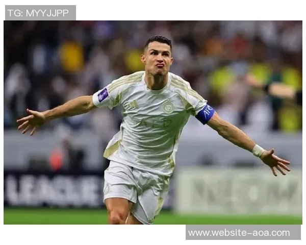 重庆C罗余望破门后模仿偶像C罗SIU庆祝引发球迷热议 重庆C罗余望破门后模仿偶像C罗SIU庆祝引发球迷热议